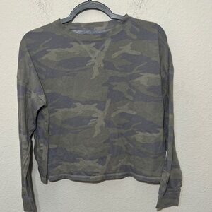 Abercrombie & Fitch long-sleeve camouflage crew neck women’s Size M